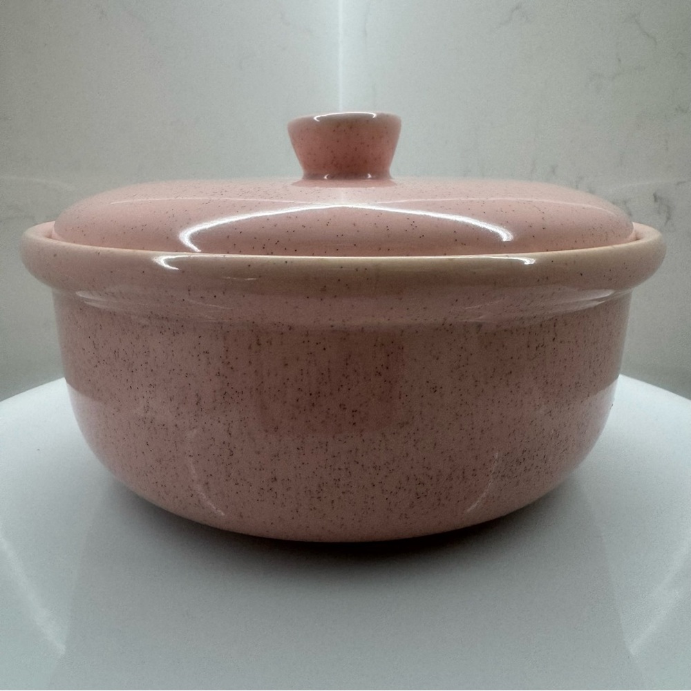Bauer Pottery Monterey Moderne Pink Speckle 7.5” Casserole with lid